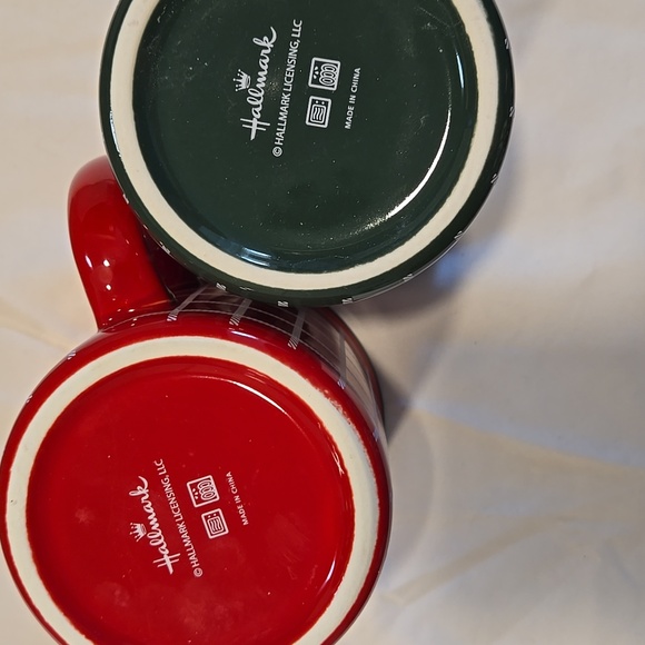Hallmark Christmas mugs - Picture 3 of 4
